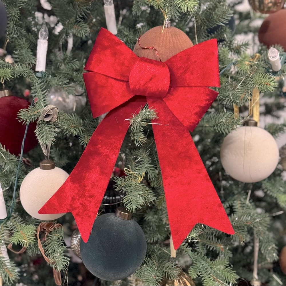 Large Velvet Red Wreath Bow  8.25” x 14.75”